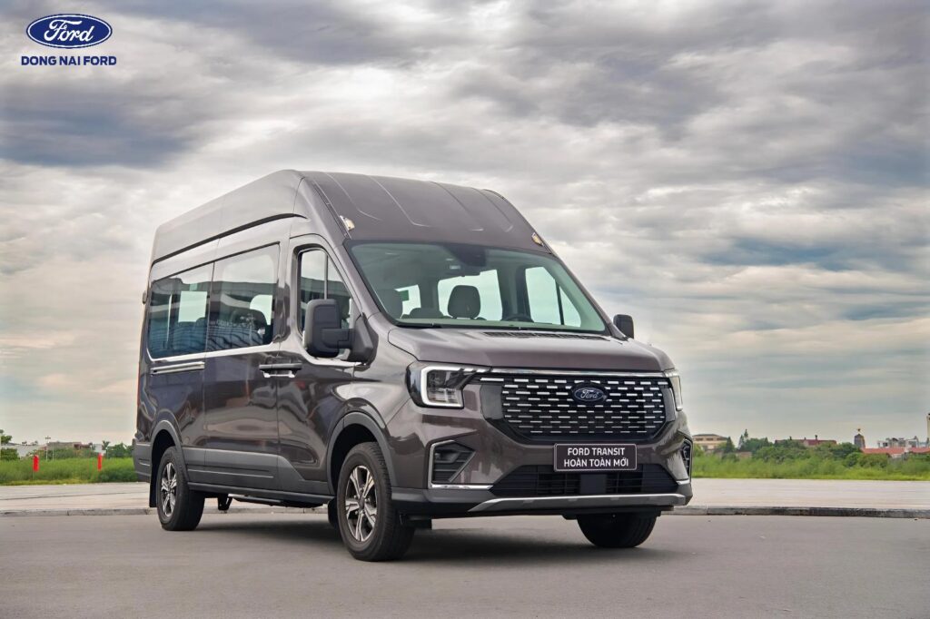 Dòng xe Ford Transit Trend Limousine 16 chỗ