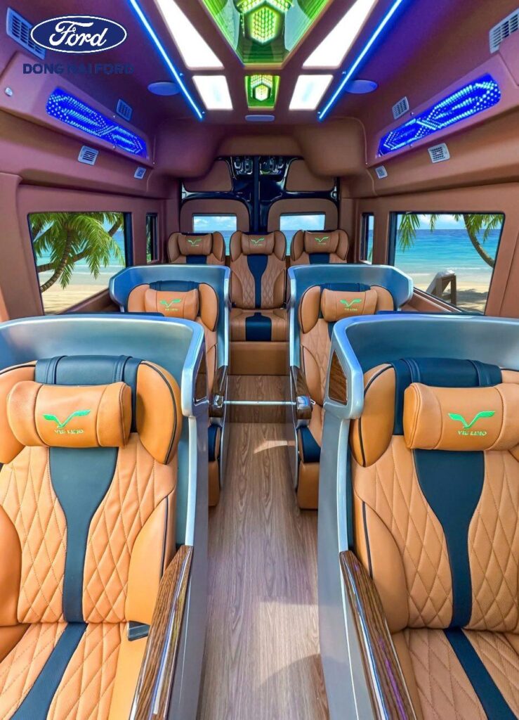 Giải đáp thắc mắc nên mua hay thuê xe Limousine 9 chỗ