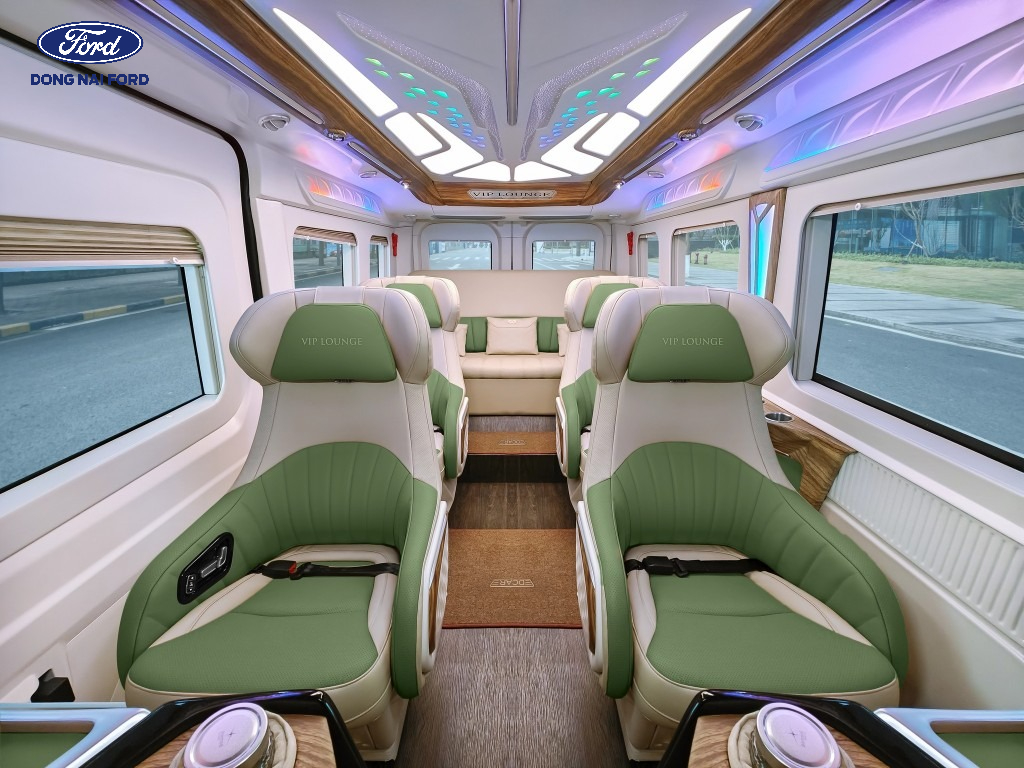 Một số yếu tố ảnh hưởng đến giá xe Limousine 9 chỗ