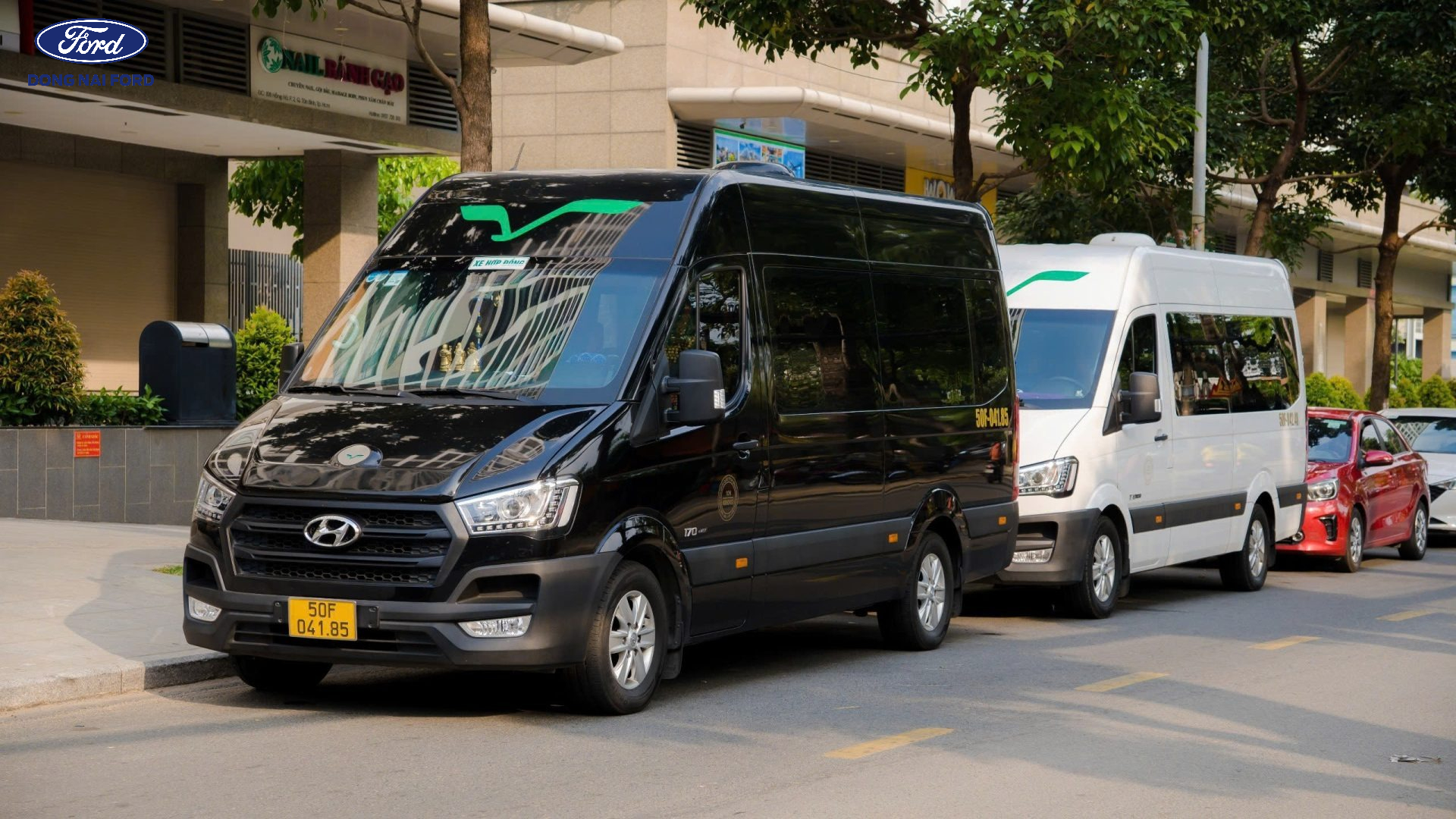 Thông tin tổng quan về xe limousine 9 chỗ