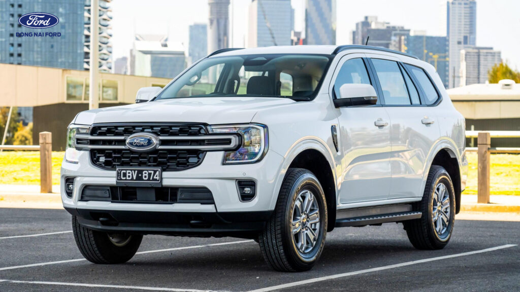 Mức giá hiện tại của từng phiên bản Ford Everest