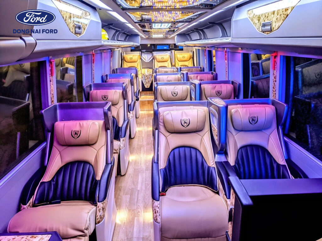 Bảng giá xe limousine 16 chỗ theo từng phiên bản