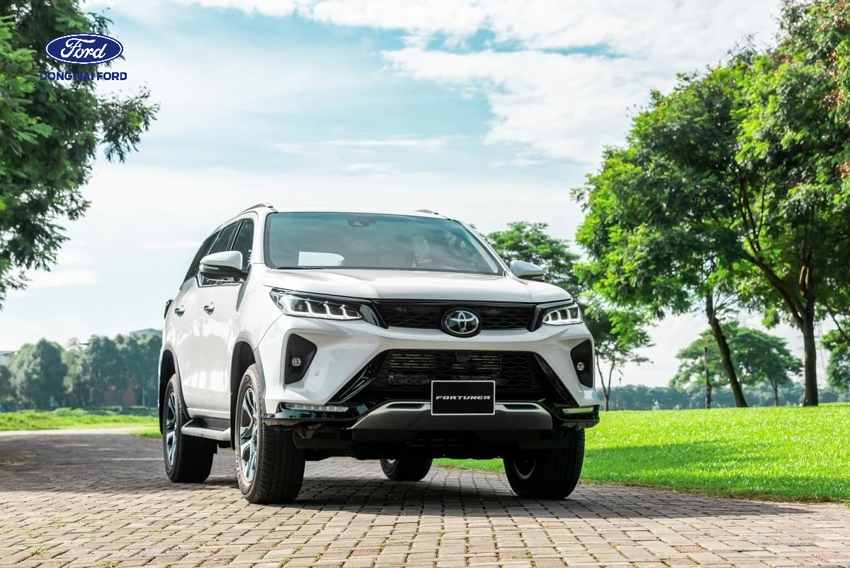 Giá mua Fortuner 7 chỗ máy dầu trả góp