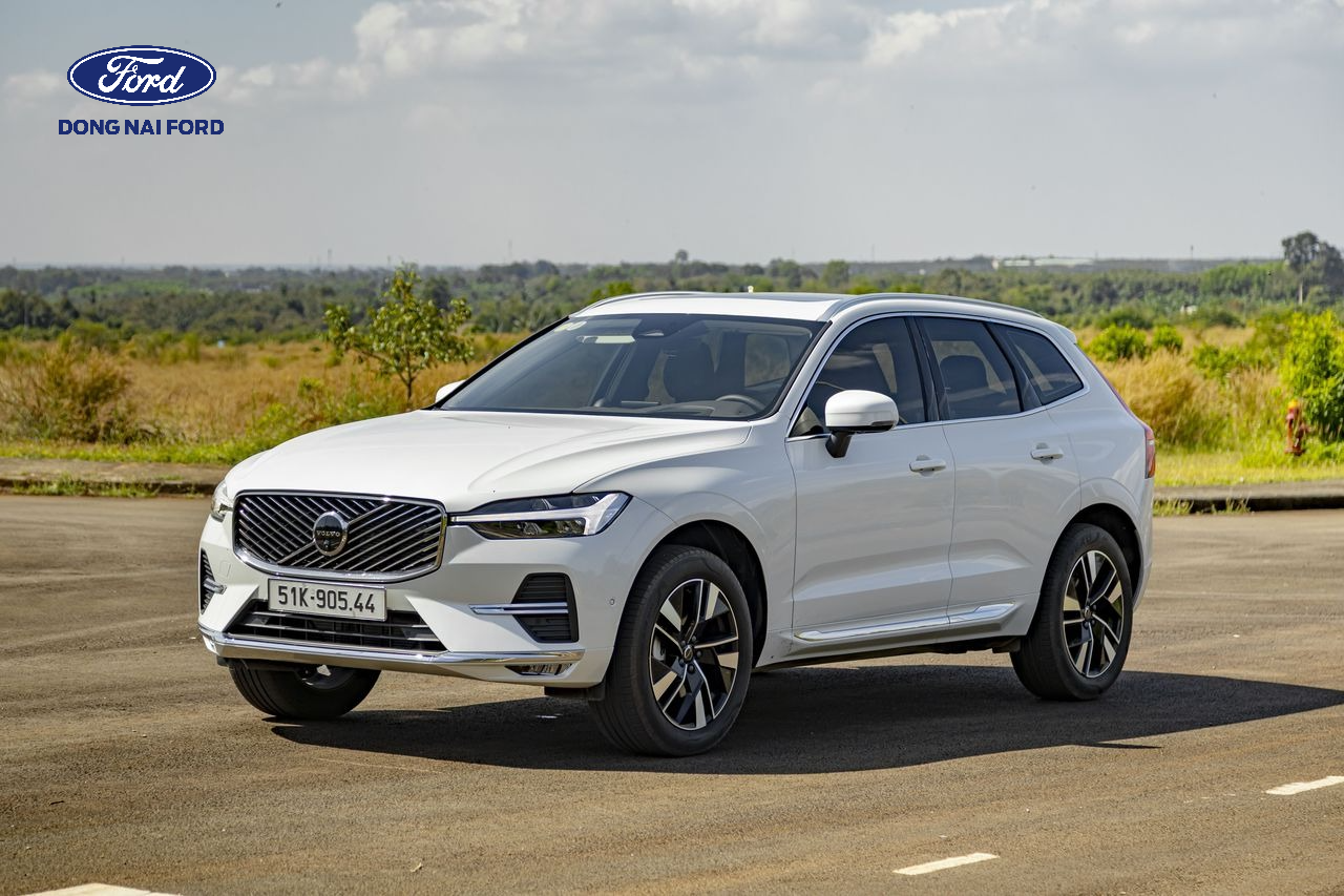 Xe 5 chỗ gầm cao hạng sang Volvo XC60