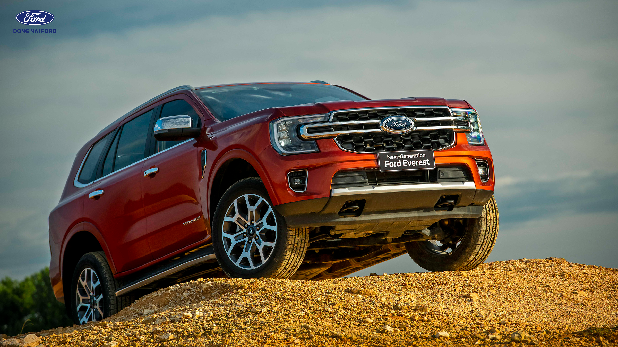 Điểm nổi bật của dòng xe Ford Everest màu đỏ