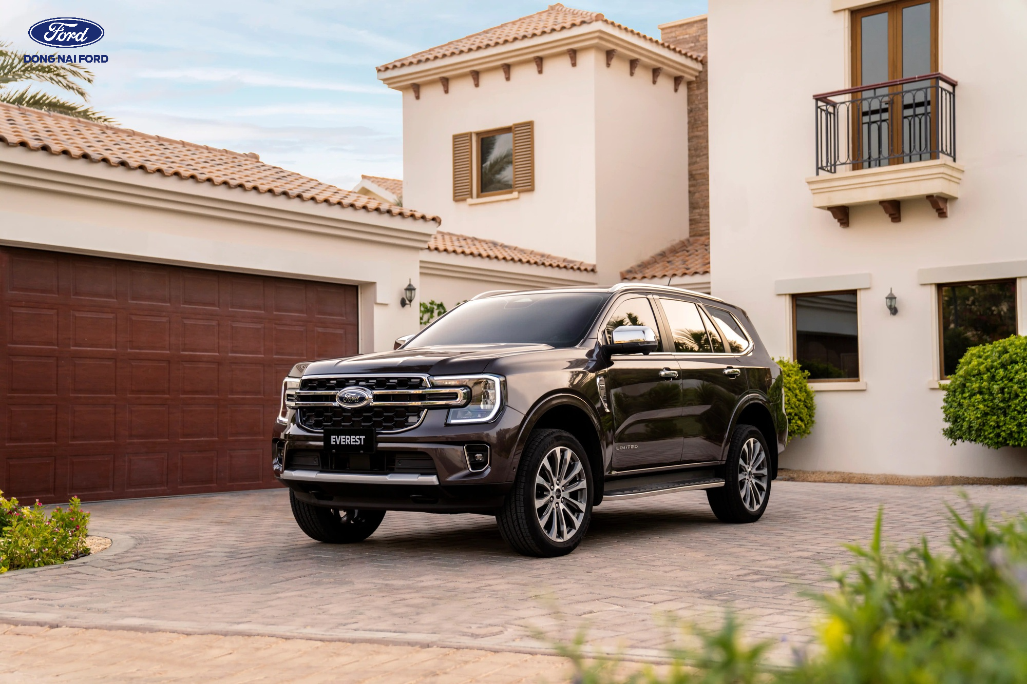 Giới thiệu sơ lược về Ford Everest máy xăng 