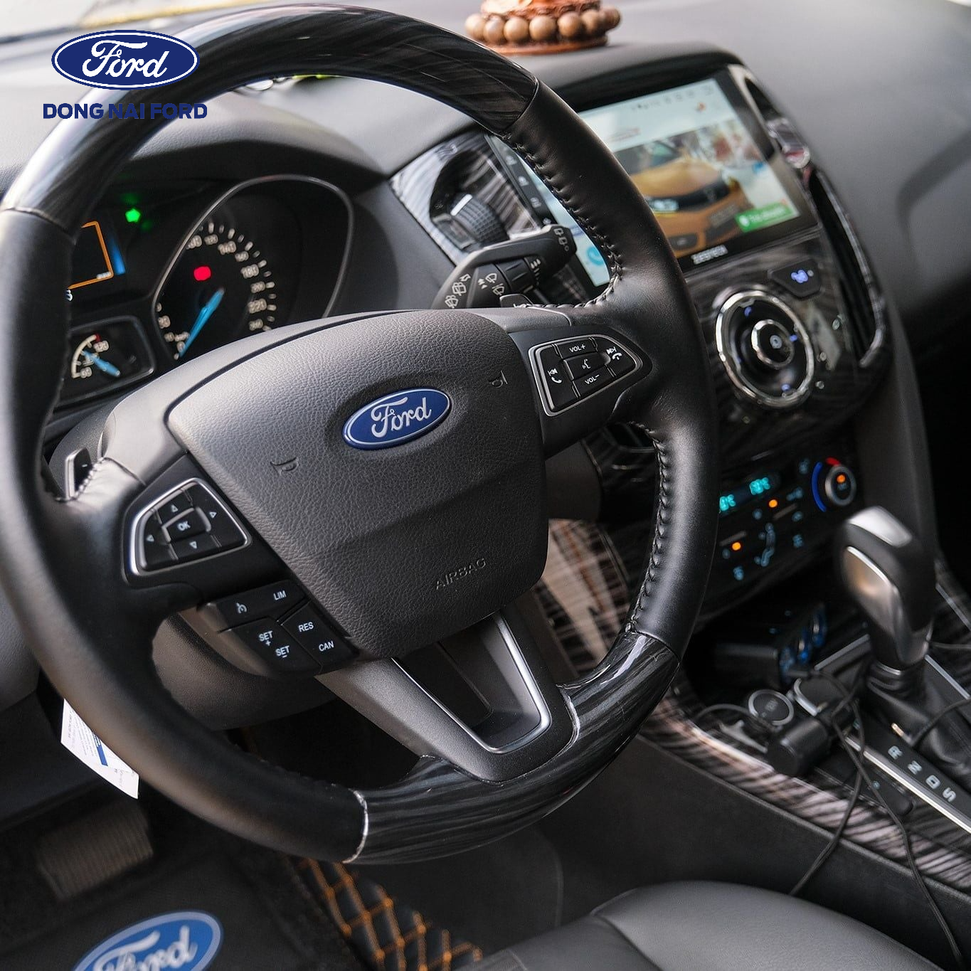 Một số đặc điểm nổi bật của vô lăng Ford Focus