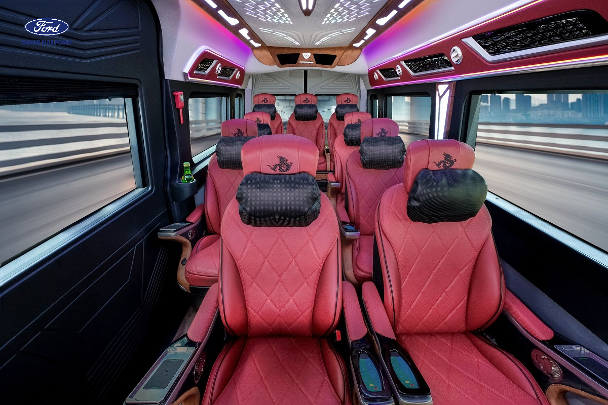 Nội thất Ford Transit Limousine